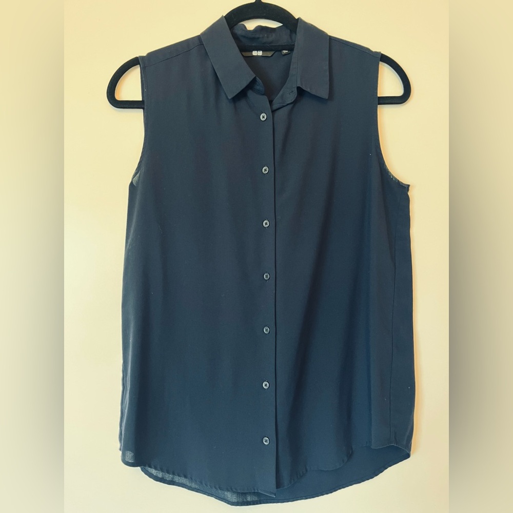 Uniqlo Sleeveless Navy Button-Up Blouse